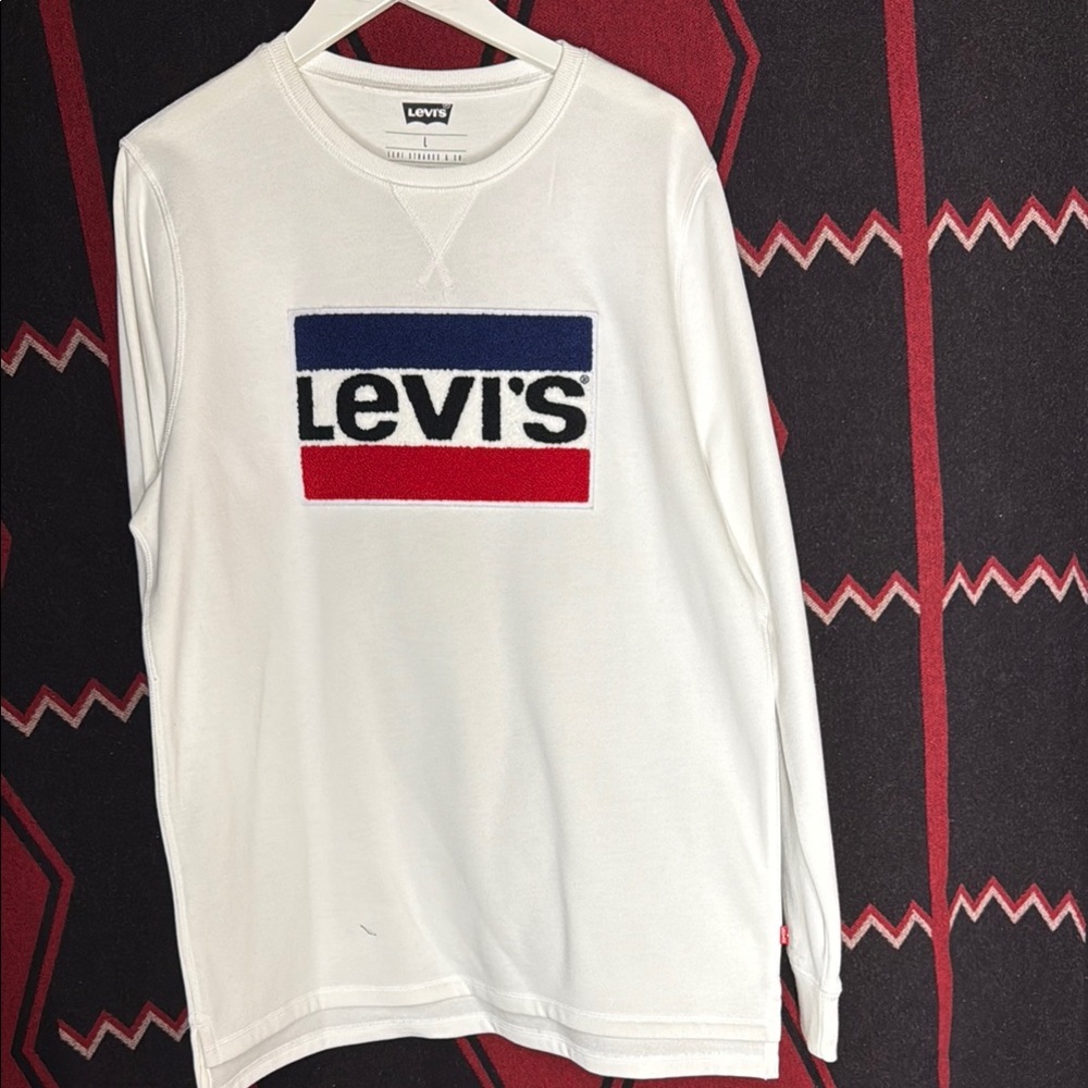 Levi's White Long Sleeve crewneck